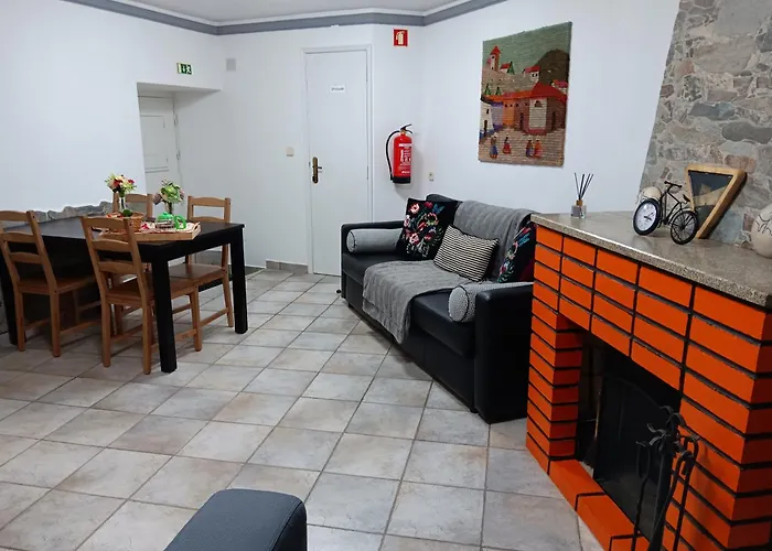 Vakantiehuis Recanto Da Pedra Linhares (Guarda)
